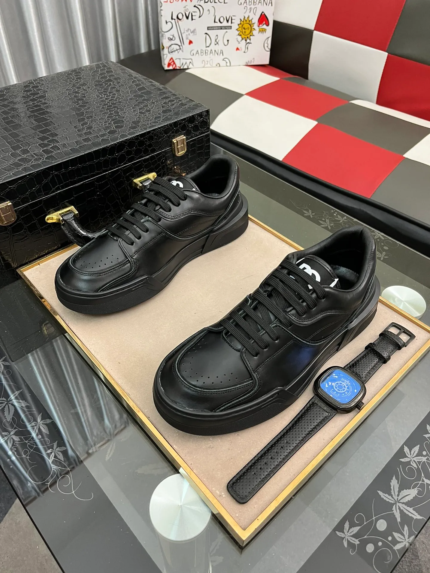 Men's shoes 💰480⌚️⌚️【DG～】Men's casual shoes are on sale simultaneously in 2022z cabinets 🔷Multiple colors🔜Handmade upper with graffiti fabric ➕Genuine leather lining, comfortable and breathable, sole: original comfortable handmade graffiti wear-resistant outsole, ⚠️real thing📱photography🎬the real thing is better. Code number 38-445⃣️Color optional